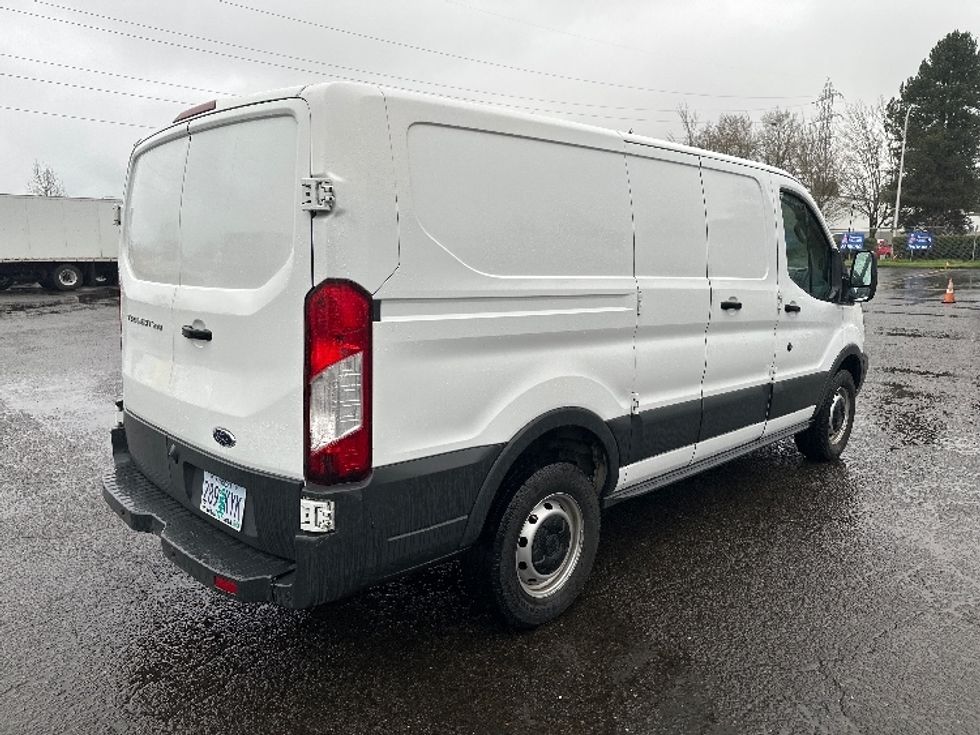 Cargo Van (Panel Van)-Light and Medium Duty Trucks-Ford-2018-Transit 250-Wilsonville-OR-133,250\n\t\tmiles-$ 21,750 - Image 12