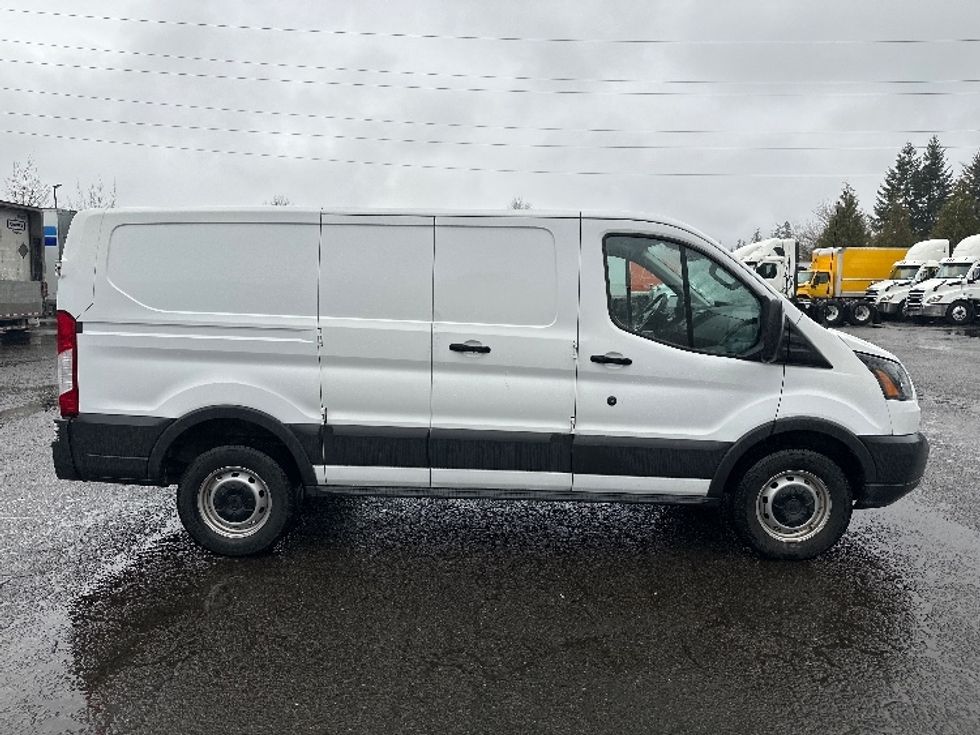Cargo Van (Panel Van)-Light and Medium Duty Trucks-Ford-2018-Transit 250-Wilsonville-OR-133,250\n\t\tmiles-$ 21,750 - Image 14