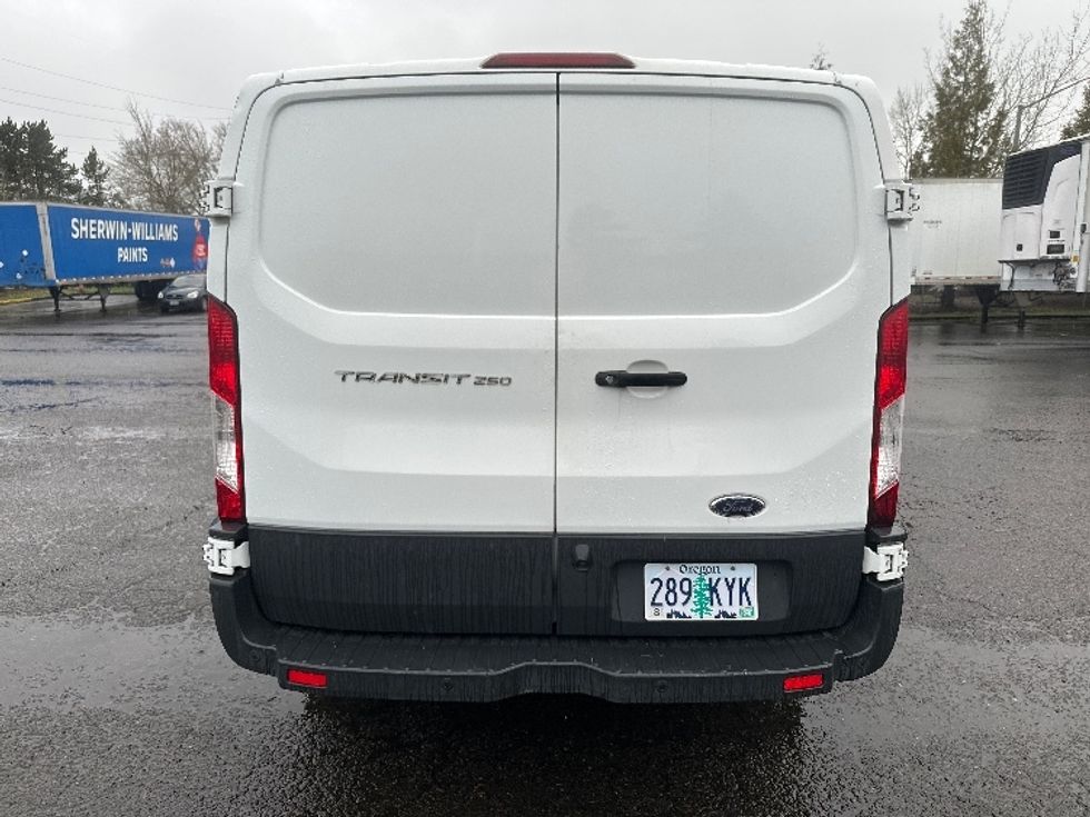 Cargo Van (Panel Van)-Light and Medium Duty Trucks-Ford-2018-Transit 250-Wilsonville-OR-133,250\n\t\tmiles-$ 21,750 - Image 7