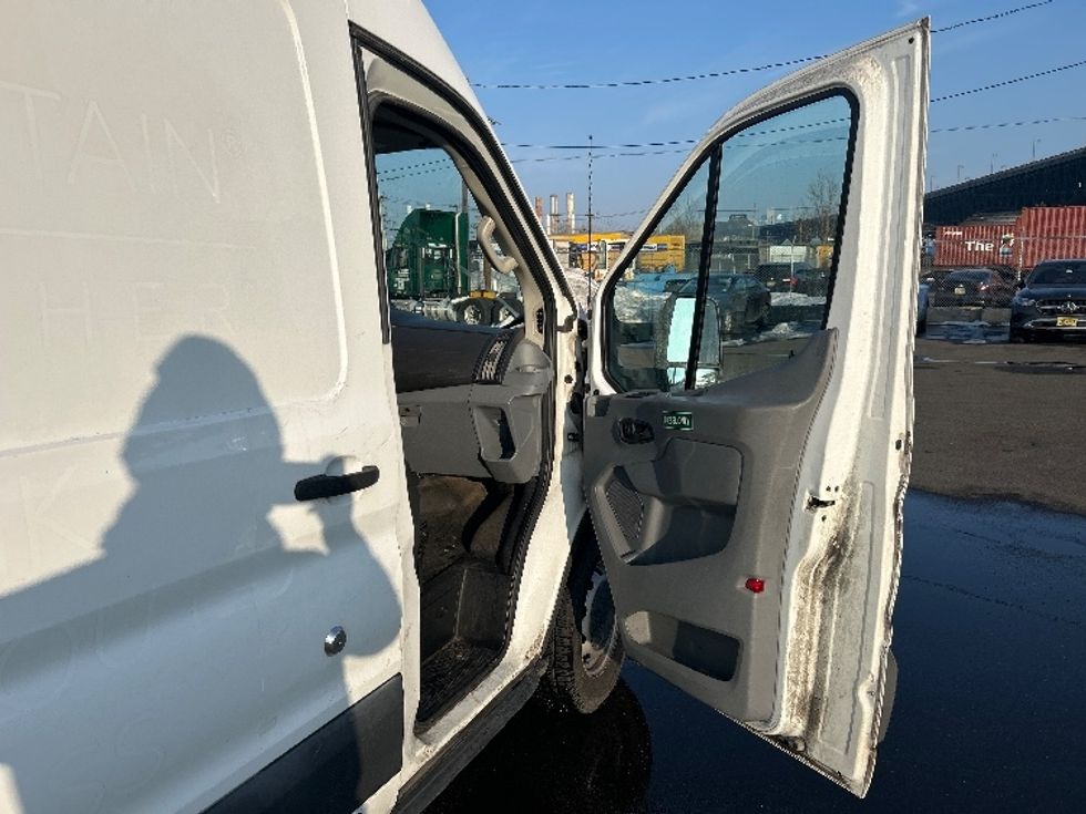 Cargo Van (Panel Van)-Light and Medium Duty Trucks-Ford-2018-Transit 350-Kearny-NJ-90,017\n\t\tmiles-$ 33,250 - Image 17