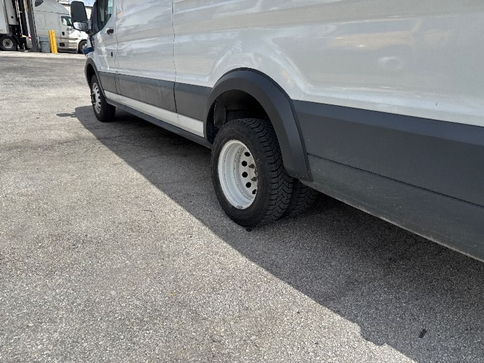 Cargo Van (Panel Van)-Light and Medium Duty Trucks-Ford-2018-Transit 350-Medley-FL-56,997\n\t\tmiles-$ 32,750 - Image 5