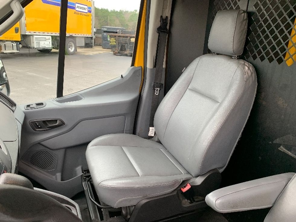 Cargo Van (Panel Van)-Light and Medium Duty Trucks-Ford-2019-Transit 250-Alabaster-AL-157,662\n\t\tmiles-$ 25,500 - Image 18