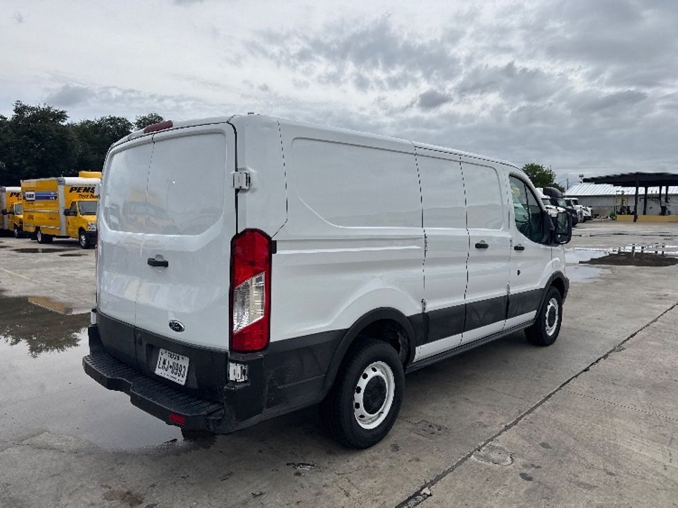 2019 Ford Transit photo 9