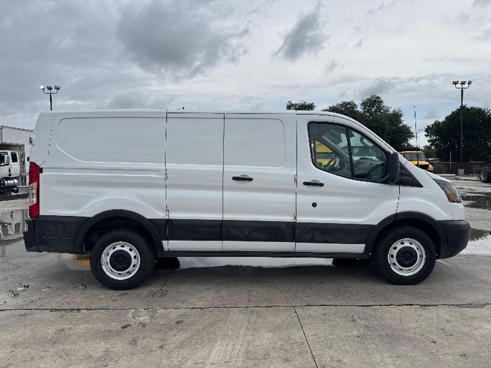 2019 Ford Transit photo 11