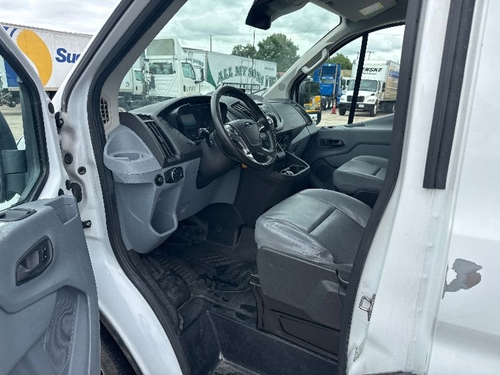 2019 Ford Transit photo 12