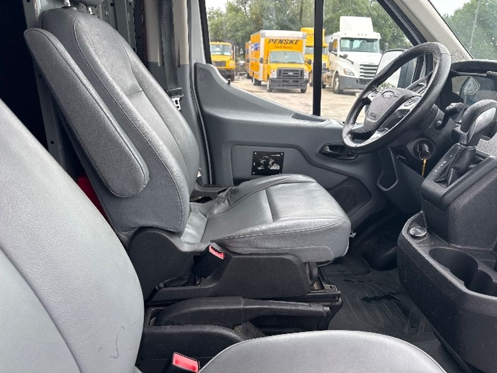 2019 Ford Transit photo 18