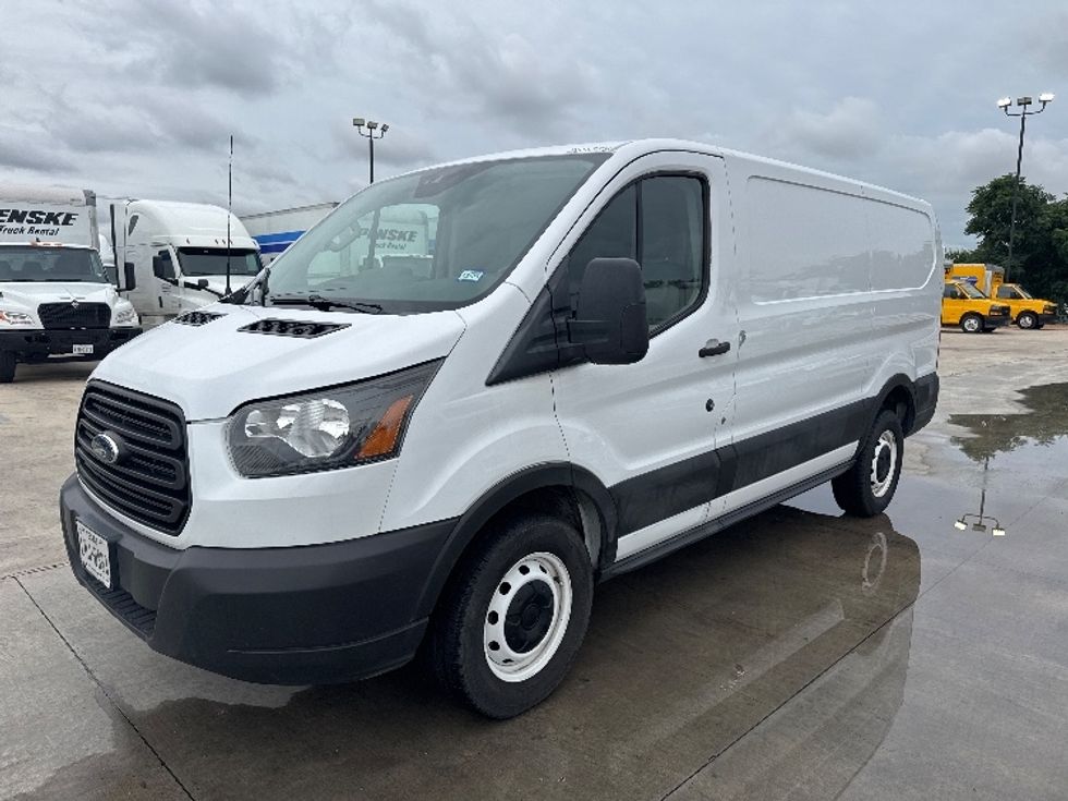 2019 Ford Transit photo 3