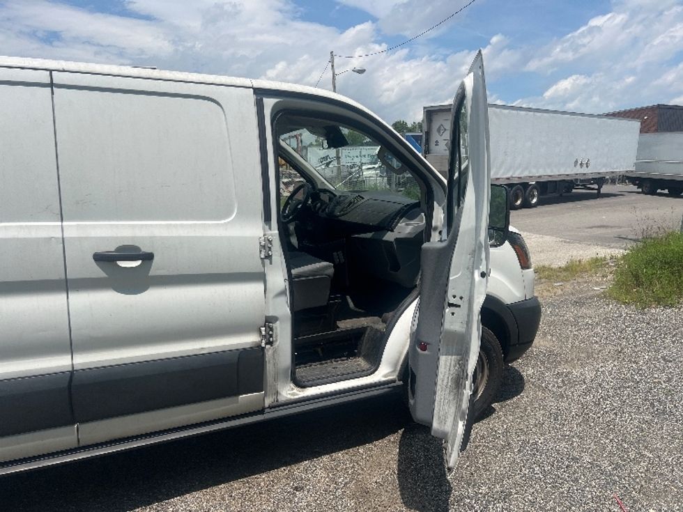 Cargo Van (Panel Van)-Light and Medium Duty Trucks-Ford-2019-Transit 250-Baltimore-MD-106,113\n\t\tmiles-$ 22,000 - Image 19