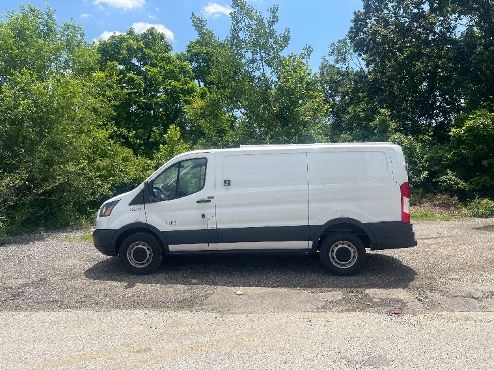 Cargo Van (Panel Van)-Light and Medium Duty Trucks-Ford-2019-Transit 250-Baltimore-MD-106,113\n\t\tmiles-$ 22,000 - Image 4