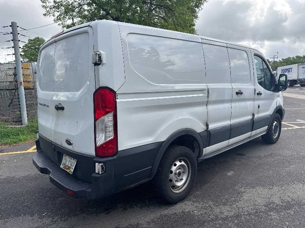 Cargo Van (Panel Van)-Light and Medium Duty Trucks-Ford-2019-Transit 250-Baltimore-MD-113,710\n\t\tmiles-$ 21,250 - Image 13