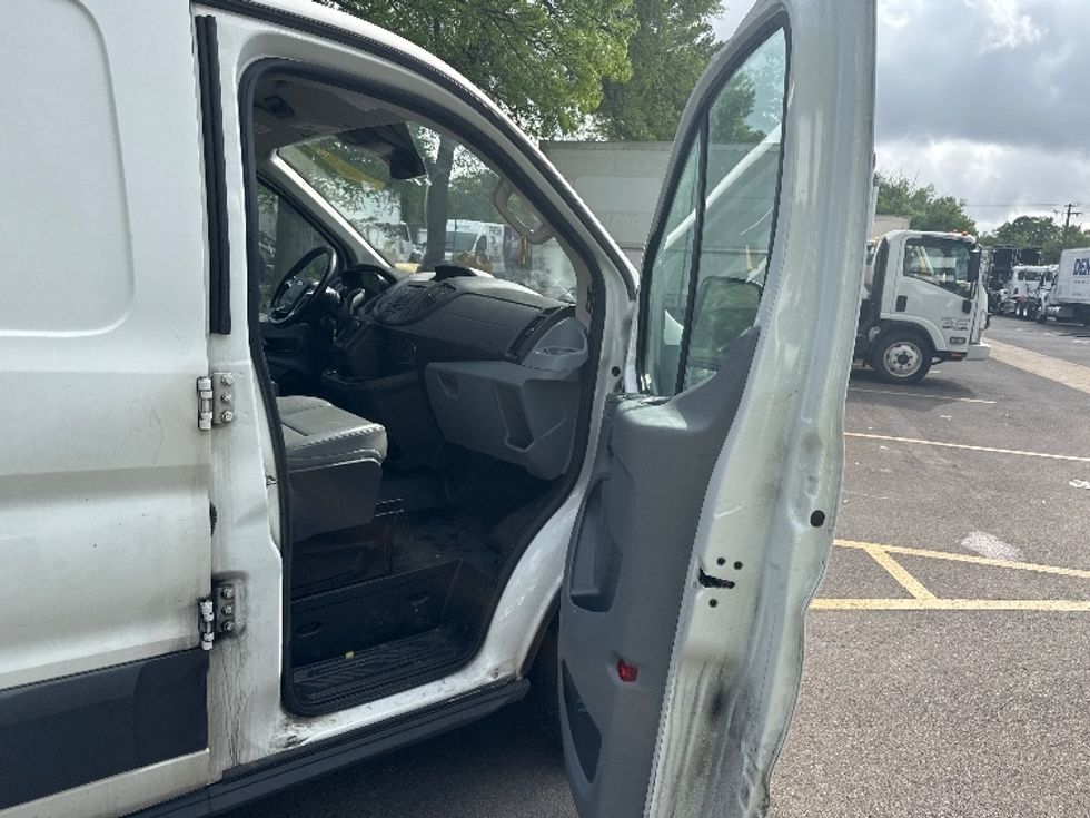 Cargo Van (Panel Van)-Light and Medium Duty Trucks-Ford-2019-Transit 250-Baltimore-MD-113,710\n\t\tmiles-$ 21,250 - Image 20