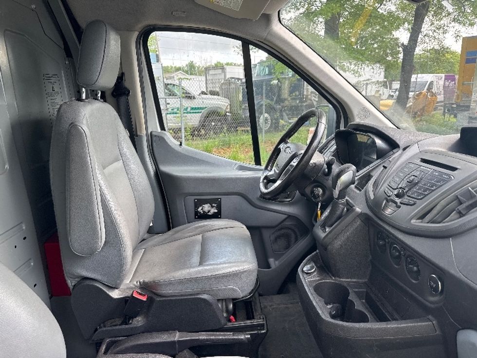 Cargo Van (Panel Van)-Light and Medium Duty Trucks-Ford-2019-Transit 250-Baltimore-MD-113,710\n\t\tmiles-$ 21,250 - Image 22