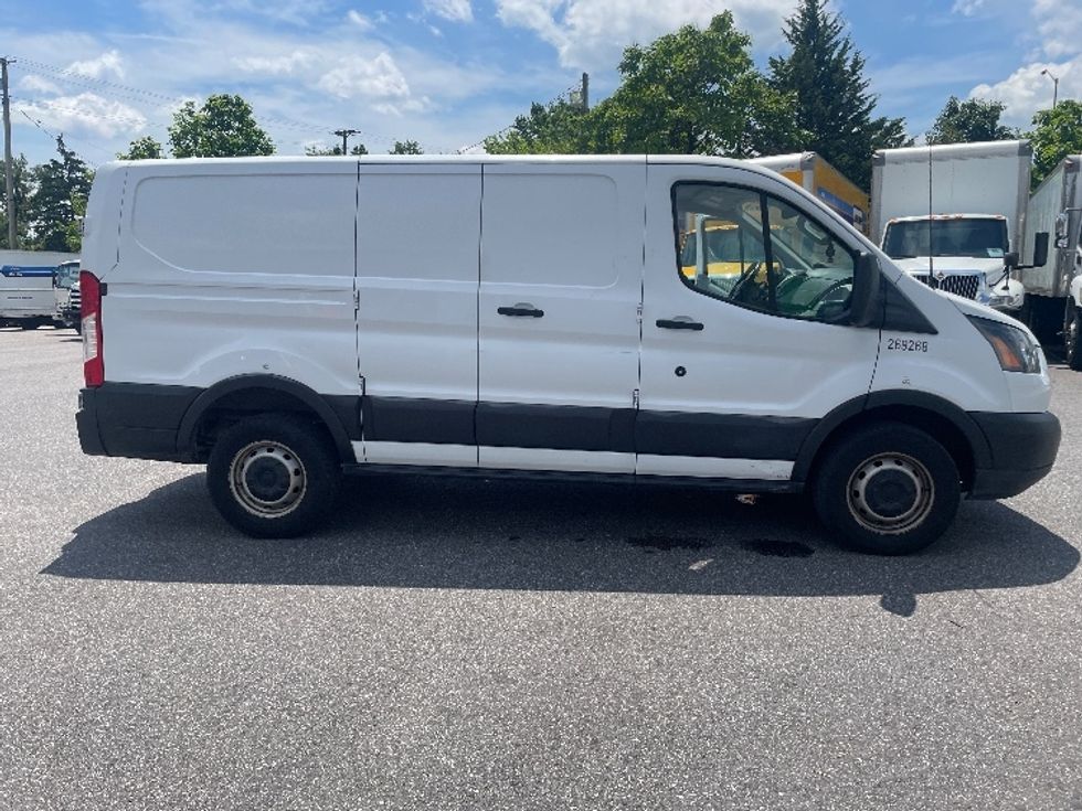 Cargo Van (Panel Van)-Light and Medium Duty Trucks-Ford-2019-Transit 250-Baltimore-MD-120,030\n\t\tmiles-$ 21,750 - Image 14