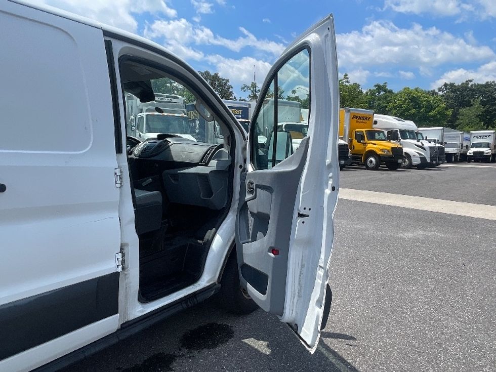 Cargo Van (Panel Van)-Light and Medium Duty Trucks-Ford-2019-Transit 250-Baltimore-MD-120,030\n\t\tmiles-$ 21,750 - Image 19