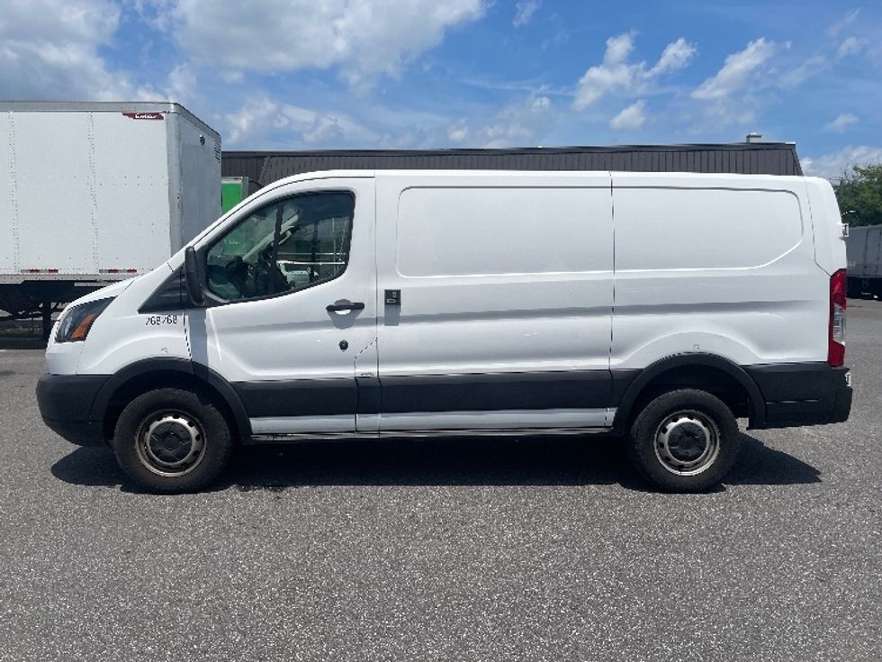 2019 Ford Transit photo 3