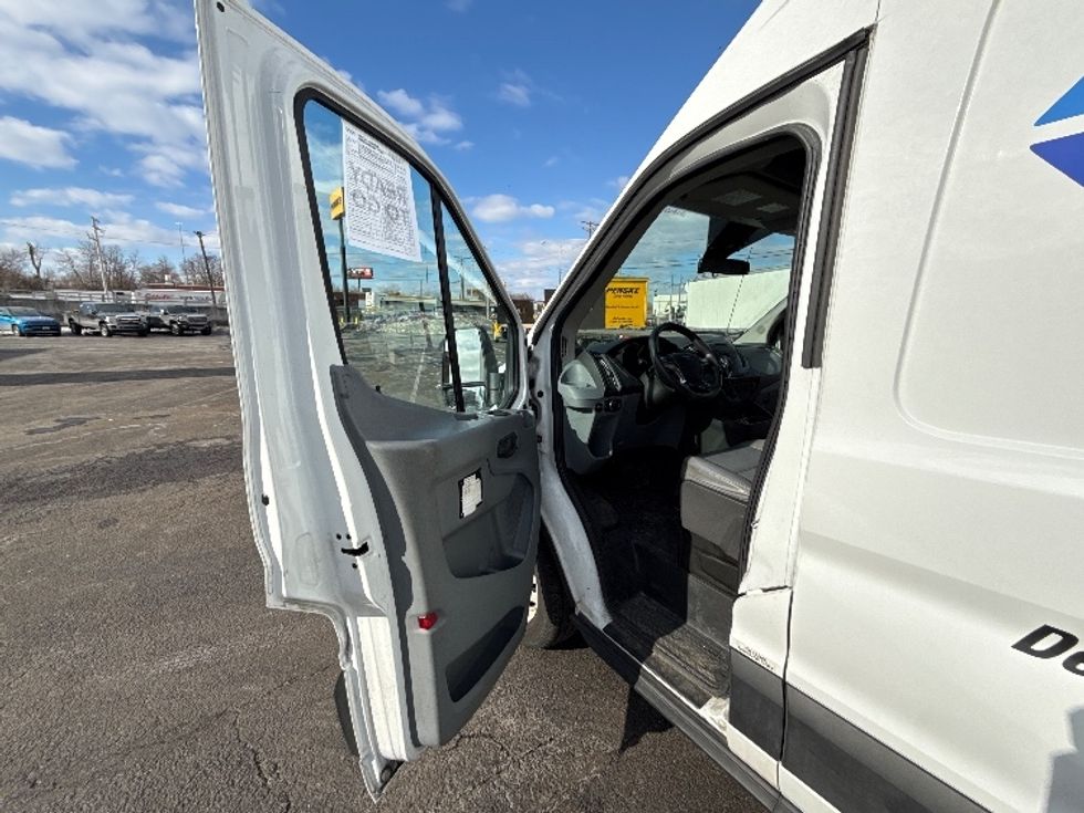 Cargo Van (Panel Van)-Light and Medium Duty Trucks-Ford-2019-Transit 250-Baltimore-MD-66,810\n\t\tmiles-$ 36,500 - Image 13