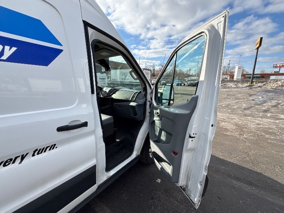Cargo Van (Panel Van)-Light and Medium Duty Trucks-Ford-2019-Transit 250-Baltimore-MD-66,810\n\t\tmiles-$ 36,500 - Image 17