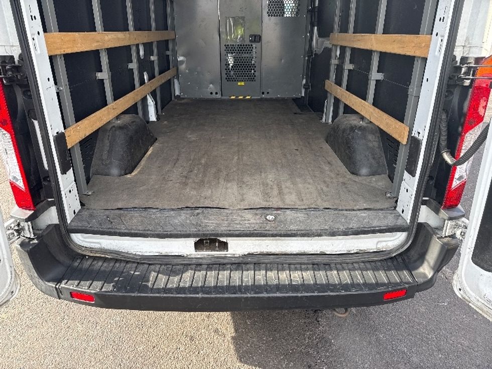 Cargo Van (Panel Van)-Light and Medium Duty Trucks-Ford-2019-Transit 250-Baltimore-MD-66,810\n\t\tmiles-$ 36,500 - Image 8