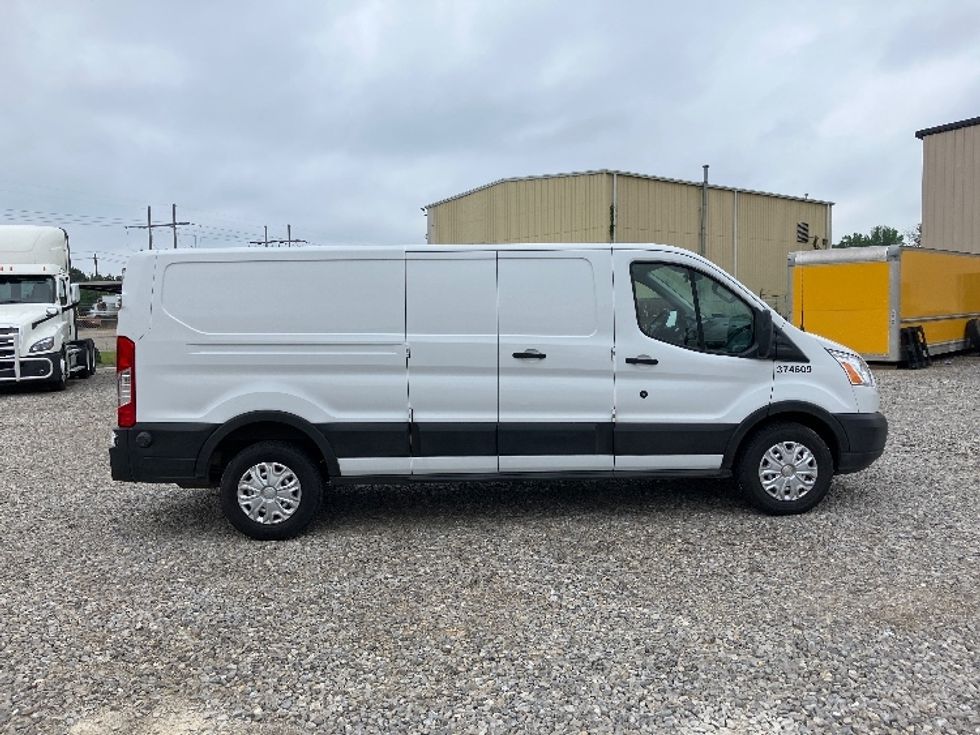 Cargo Van (Panel Van)-Light and Medium Duty Trucks-Ford-2019-Transit 250-Birmingham-AL-200,856\n\t\tmiles-$ 14,750 - Image 15