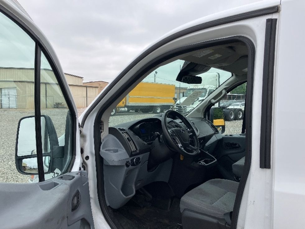 Cargo Van (Panel Van)-Light and Medium Duty Trucks-Ford-2019-Transit 250-Birmingham-AL-200,856\n\t\tmiles-$ 14,750 - Image 16