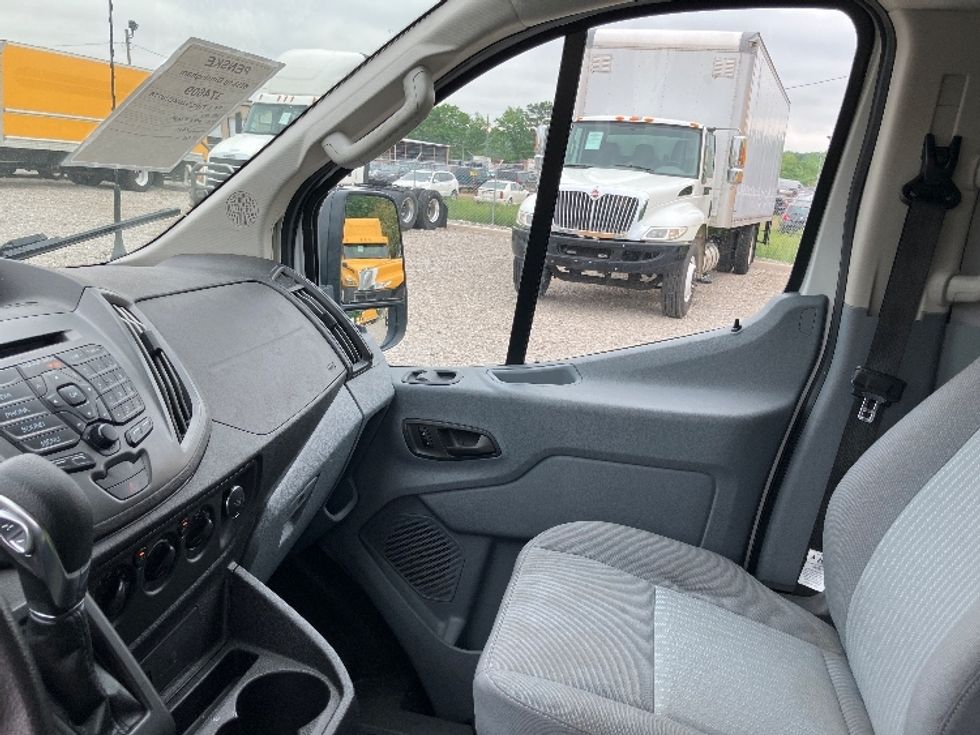 Cargo Van (Panel Van)-Light and Medium Duty Trucks-Ford-2019-Transit 250-Birmingham-AL-200,856\n\t\tmiles-$ 14,750 - Image 19