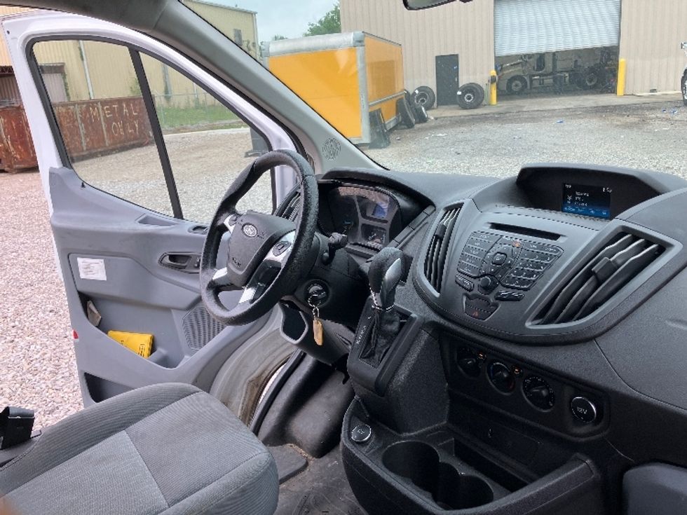 Cargo Van (Panel Van)-Light and Medium Duty Trucks-Ford-2019-Transit 250-Birmingham-AL-200,856\n\t\tmiles-$ 14,750 - Image 22