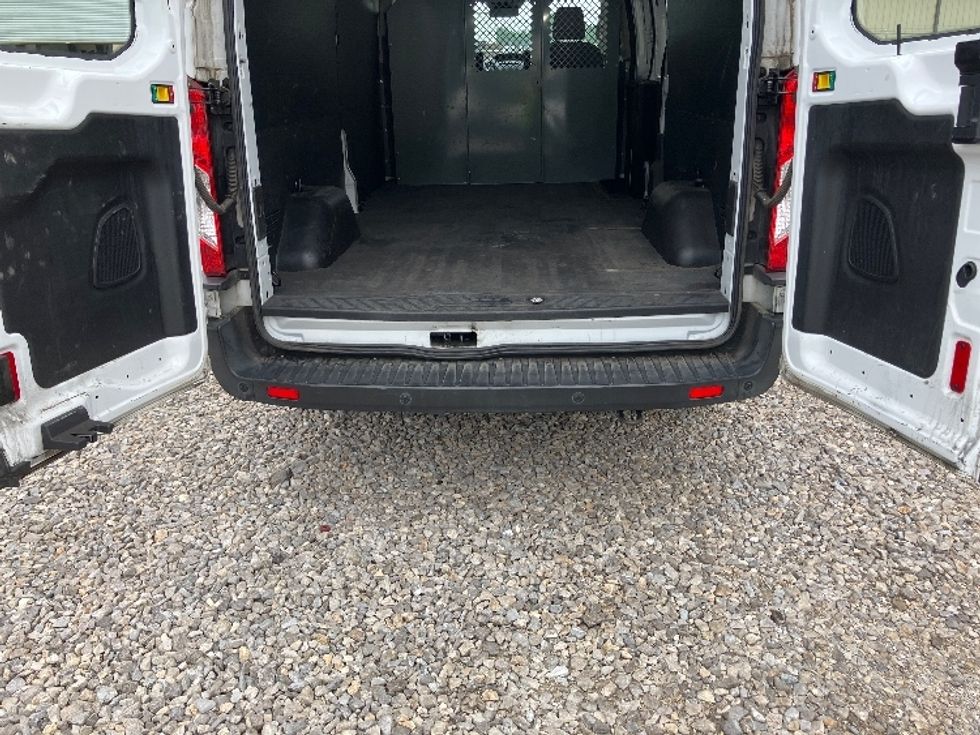 Cargo Van (Panel Van)-Light and Medium Duty Trucks-Ford-2019-Transit 250-Birmingham-AL-200,856\n\t\tmiles-$ 14,750 - Image 9