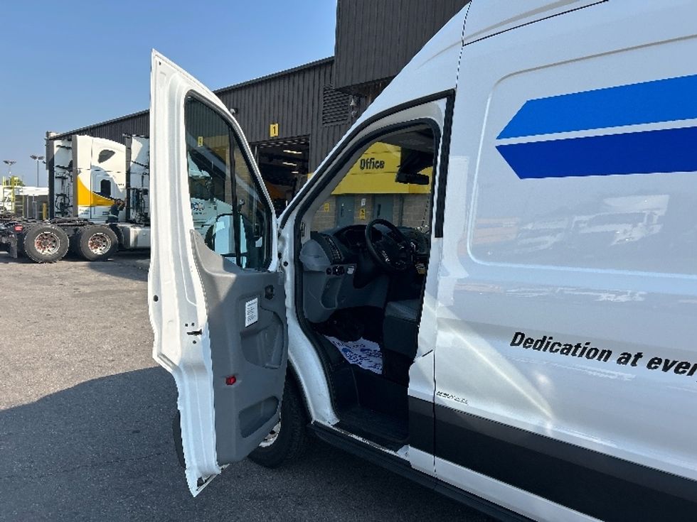 2019 Ford Transit photo 9