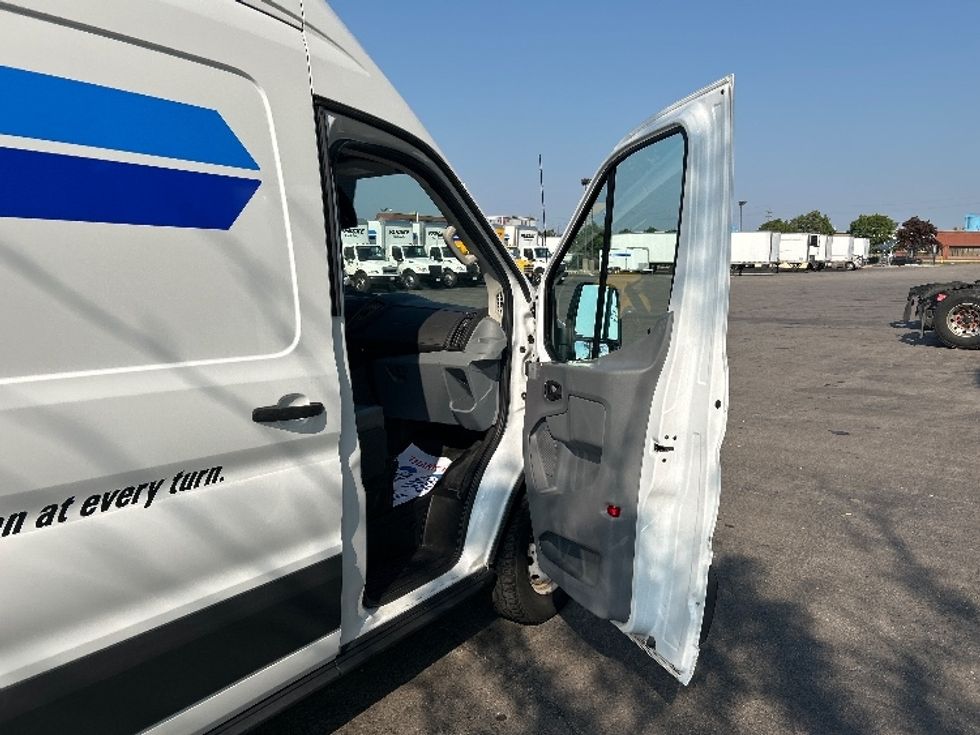 2019 Ford Transit photo 12