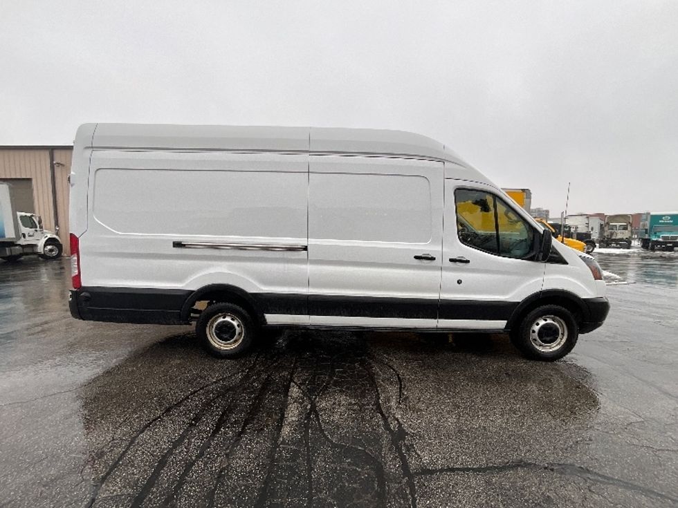 Cargo Van (Panel Van)-Light and Medium Duty Trucks-Ford-2019-Transit 250-Cambridge-ON-132,072\n\t\tkm-$ 38,500 - Image 12