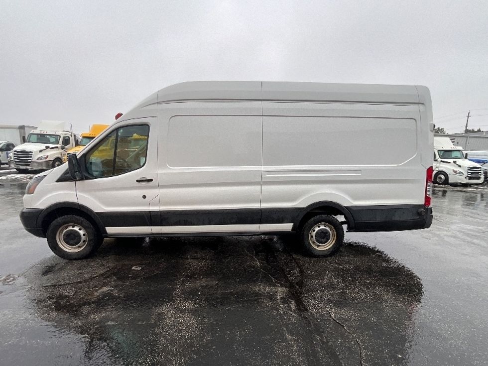 Cargo Van (Panel Van)-Light and Medium Duty Trucks-Ford-2019-Transit 250-Cambridge-ON-132,072\n\t\tkm-$ 38,500 - Image 4