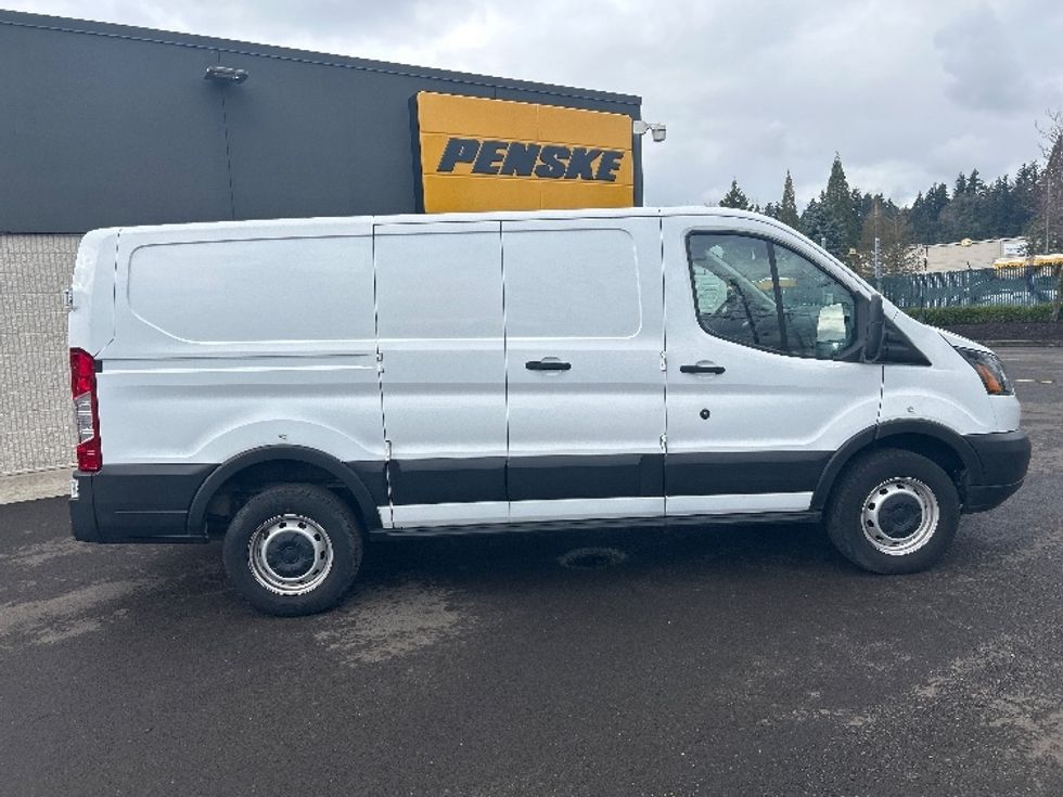 Cargo Van (Panel Van)-Light and Medium Duty Trucks-Ford-2019-Transit 250-Clackamas-OR-19,491\n\t\tmiles-$ 31,500 - Image 13