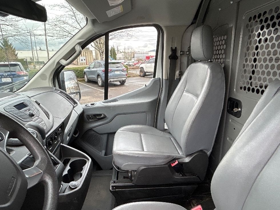 Cargo Van (Panel Van)-Light and Medium Duty Trucks-Ford-2019-Transit 250-Clackamas-OR-19,491\n\t\tmiles-$ 31,500 - Image 17