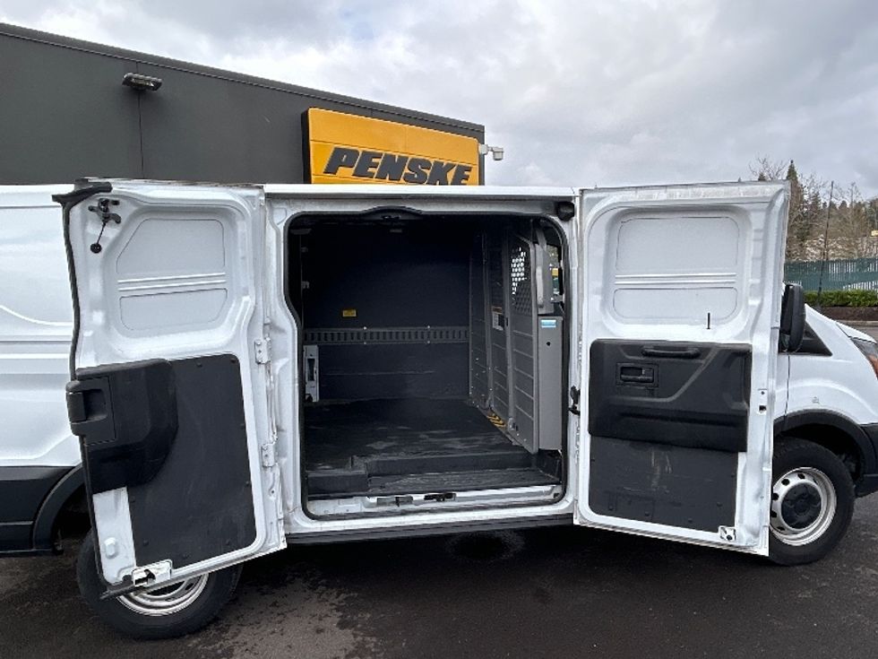 Cargo Van (Panel Van)-Light and Medium Duty Trucks-Ford-2019-Transit 250-Clackamas-OR-19,491\n\t\tmiles-$ 31,500 - Image 23