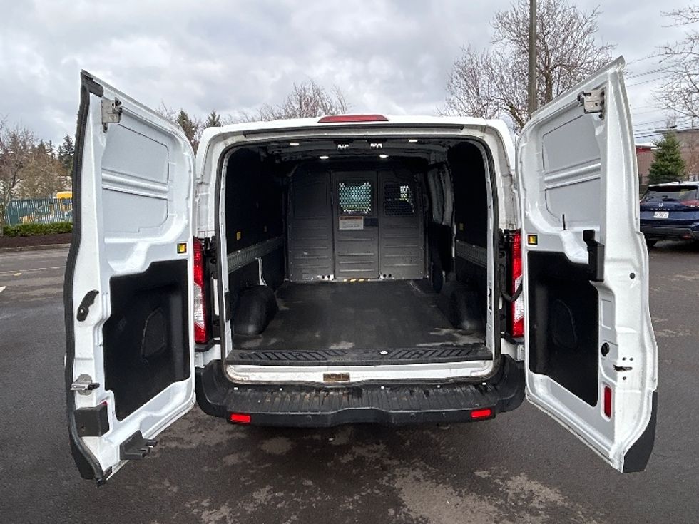 Cargo Van (Panel Van)-Light and Medium Duty Trucks-Ford-2019-Transit 250-Clackamas-OR-19,491\n\t\tmiles-$ 31,500 - Image 8
