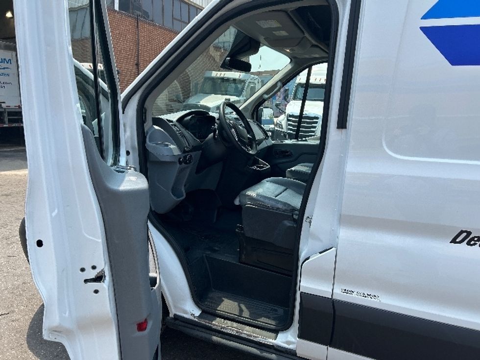 Cargo Van (Panel Van)-Light and Medium Duty Trucks-Ford-2019-Transit 250-Concord-ON-131,799\n\t\tkm-$ 43,250 - Image 13
