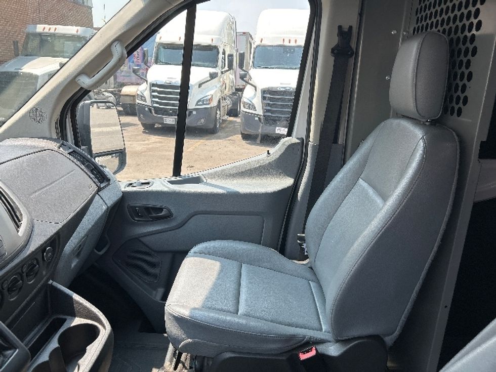 Cargo Van (Panel Van)-Light and Medium Duty Trucks-Ford-2019-Transit 250-Concord-ON-131,799\n\t\tkm-$ 43,250 - Image 16