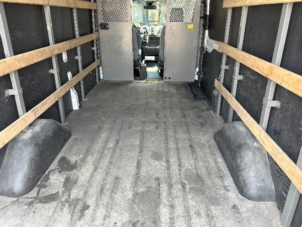 Cargo Van (Panel Van)-Light and Medium Duty Trucks-Ford-2019-Transit 250-Concord-ON-131,799\n\t\tkm-$ 43,250 - Image 9