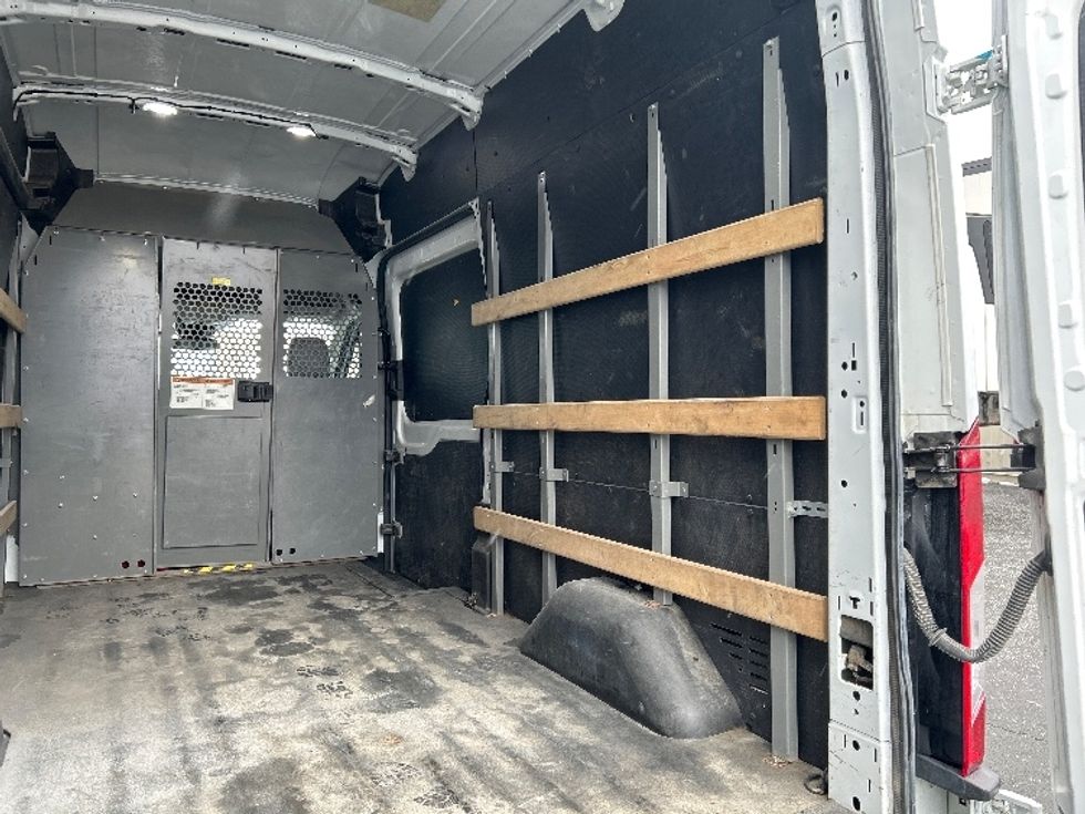 Cargo Van (Panel Van)-Light and Medium Duty Trucks-Ford-2019-Transit 250-Dartmouth-NS-150,921\n\t\tkm-$ 43,500 - Image 11