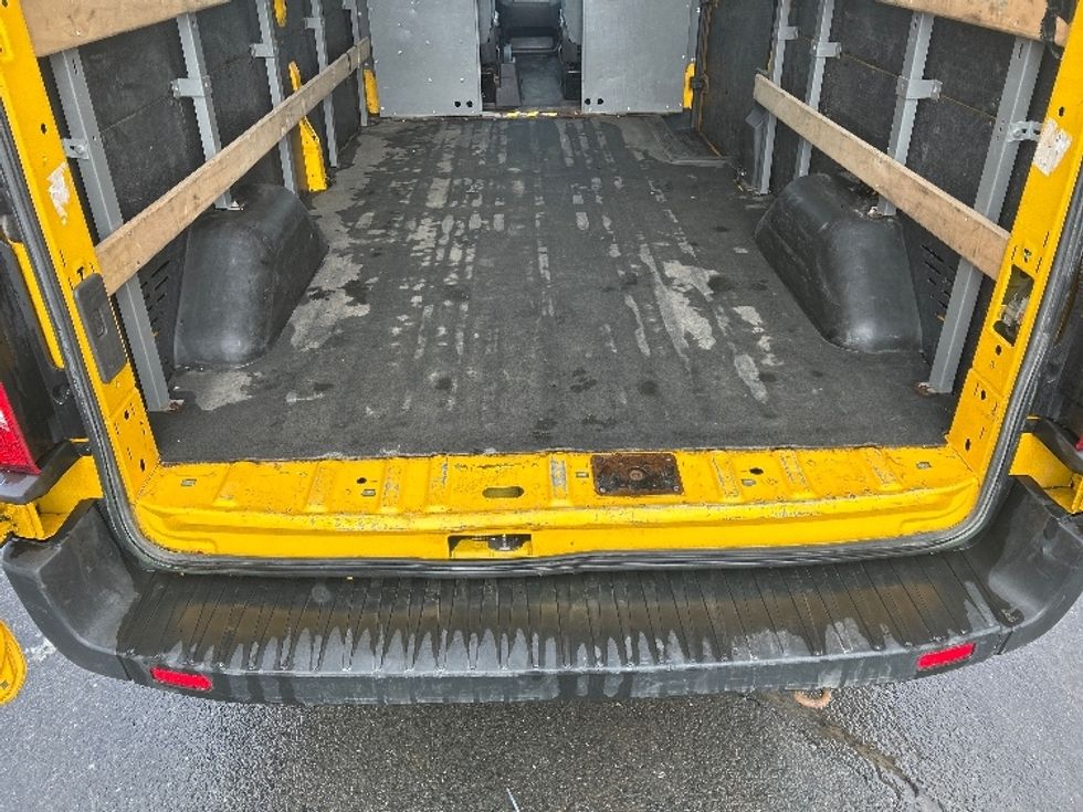 Cargo Van (Panel Van)-Light and Medium Duty Trucks-Ford-2019-Transit 250-Dartmouth-NS-187,766\n\t\tkm-$ 36,500 - Image 10