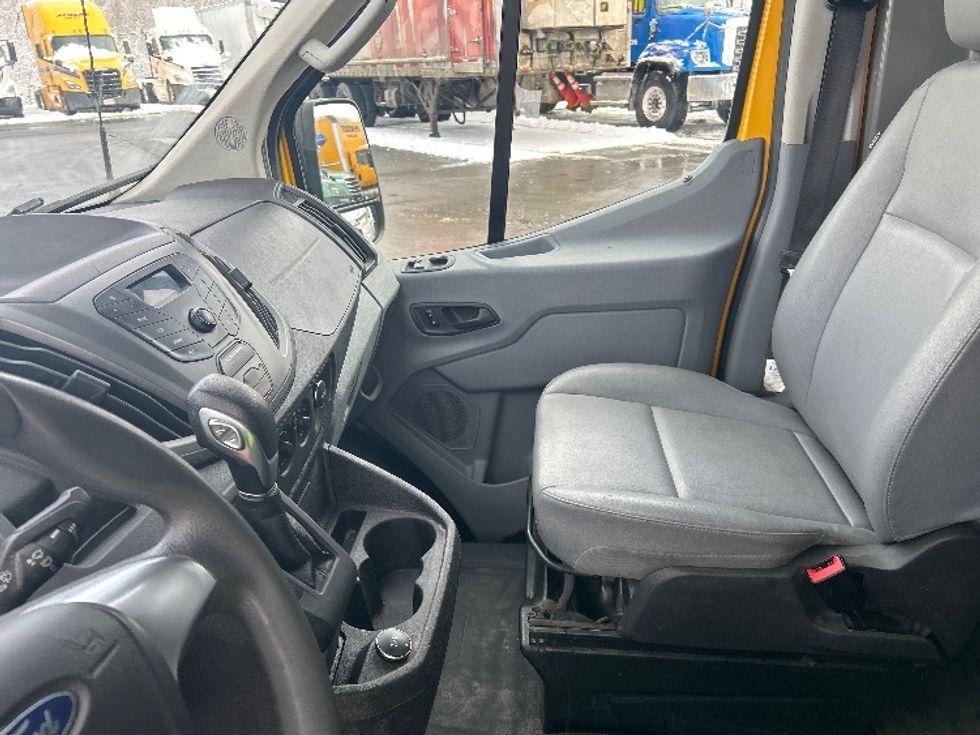 Cargo Van (Panel Van)-Light and Medium Duty Trucks-Ford-2019-Transit 250-Dartmouth-NS-187,766\n\t\tkm-$ 36,500 - Image 19