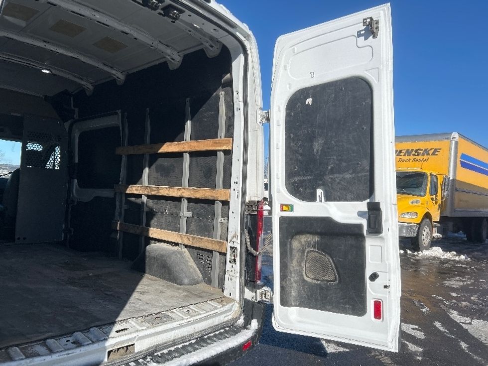 Cargo Van (Panel Van)-Light and Medium Duty Trucks-Ford-2019-Transit 250-Dartmouth-NS-198,413\n\t\tkm-$ 40,250 - Image 12