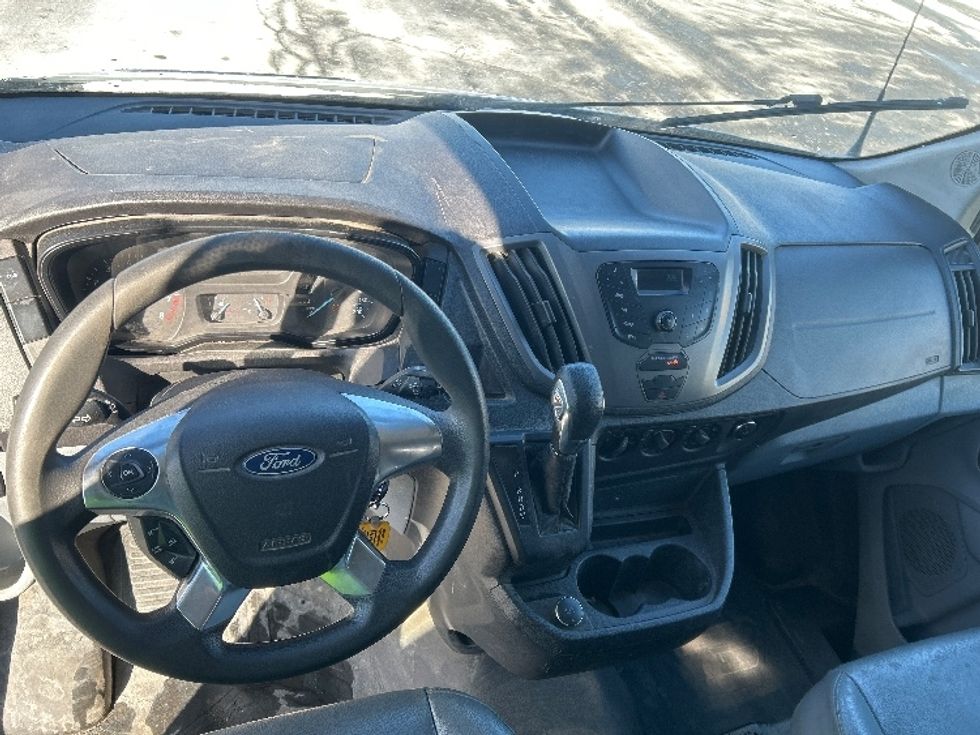 Cargo Van (Panel Van)-Light and Medium Duty Trucks-Ford-2019-Transit 250-Dartmouth-NS-198,413\n\t\tkm-$ 40,250 - Image 18