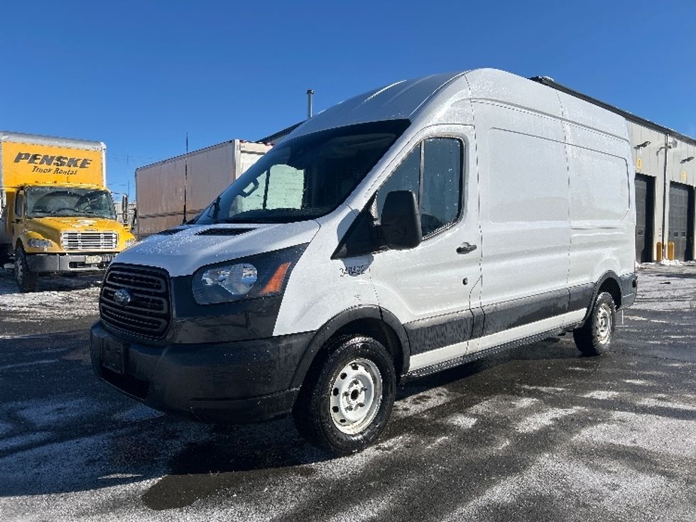 Cargo Van (Panel Van)-Light and Medium Duty Trucks-Ford-2019-Transit 250-Dartmouth-NS-198,413\n\t\tkm-$ 40,250 - Image 3