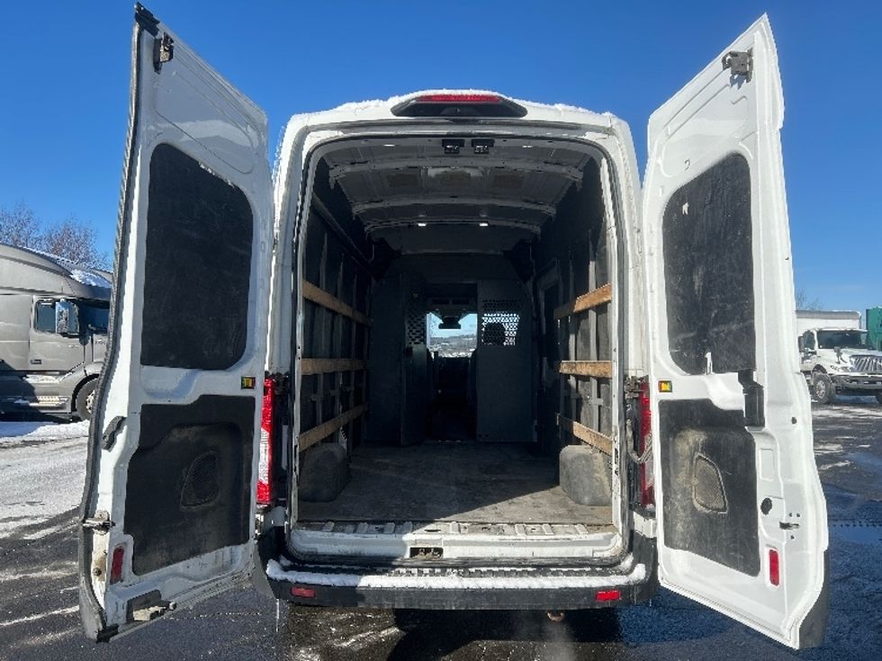 Cargo Van (Panel Van)-Light and Medium Duty Trucks-Ford-2019-Transit 250-Dartmouth-NS-198,413\n\t\tkm-$ 40,250 - Image 8