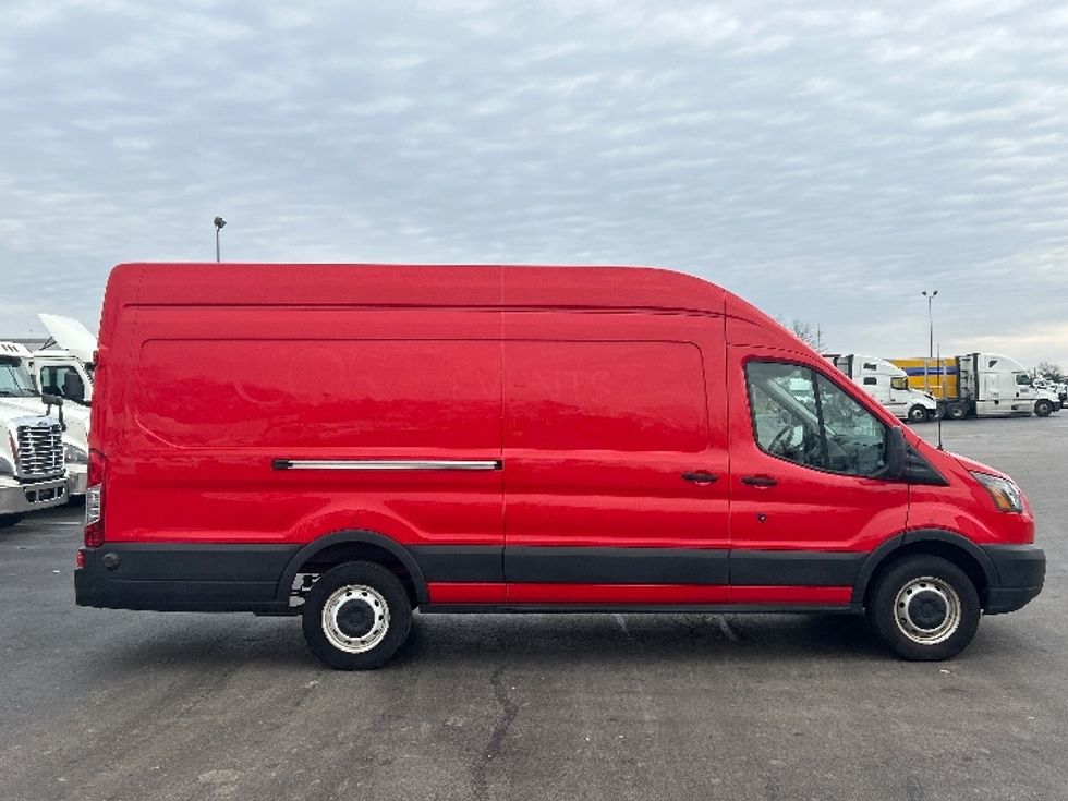 Cargo Van (Panel Van)-Light and Medium Duty Trucks-Ford-2019-Transit 250-East Chicago-IN-153,792\n\t\tmiles-$ 22,500 - Image 13