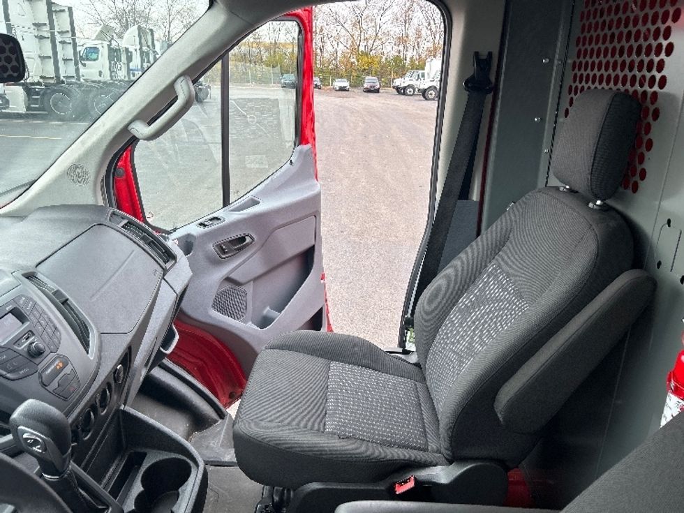 Cargo Van (Panel Van)-Light and Medium Duty Trucks-Ford-2019-Transit 250-East Chicago-IN-153,792\n\t\tmiles-$ 22,500 - Image 17