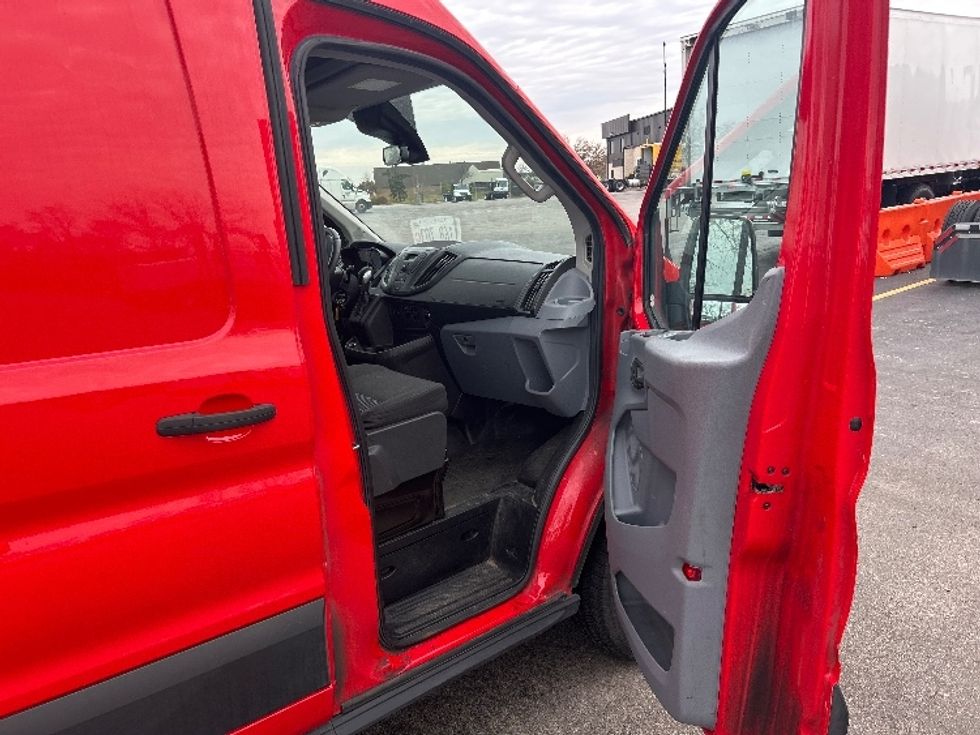 Cargo Van (Panel Van)-Light and Medium Duty Trucks-Ford-2019-Transit 250-East Chicago-IN-153,792\n\t\tmiles-$ 22,500 - Image 18