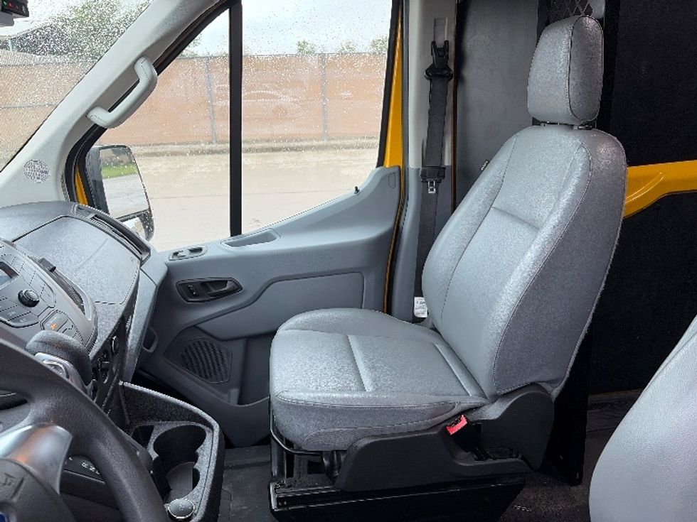 Cargo Van (Panel Van)-Light and Medium Duty Trucks-Ford-2019-Transit 250-Gahanna-OH-124,162\n\t\tmiles-$ 27,750 - Image 19