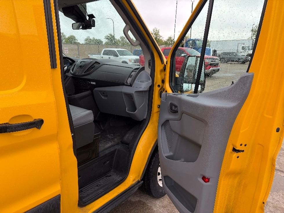 Cargo Van (Panel Van)-Light and Medium Duty Trucks-Ford-2019-Transit 250-Gahanna-OH-124,162\n\t\tmiles-$ 27,750 - Image 20